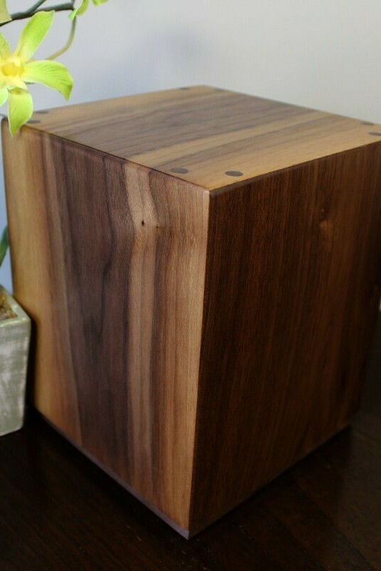 Urnes funéraires en bois Urnes funéraires en bois | Noyer noir