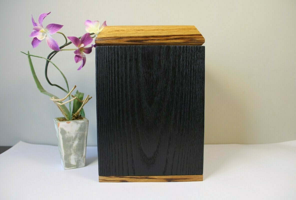 Urne funéraire en bois - Frêne brulé et Zebrawood